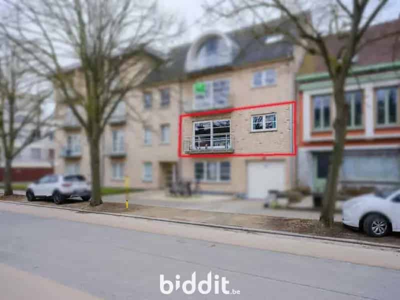 Centraal gelegen appartement met garageplaats nabij E17