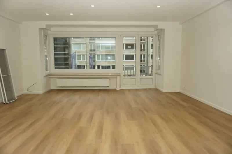 Appartement te koop Leopold II Laan - gerenoveerd 2 slaapkamers