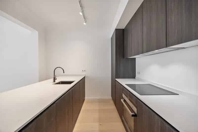 Appartement te koop Antwerpen: gerenoveerd gelijkvloers appartement met stadstuin