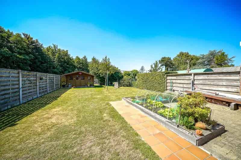 Instapklare gezinswoning met tuin en zonnepanelen nabij Ettelgem