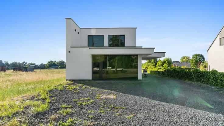 Luxe Nieuwbouwwoning Genk met Handelsruimte