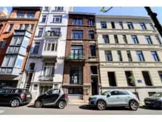 Handelsfonds te Koop Elsene - 5 Eenheden 360m²