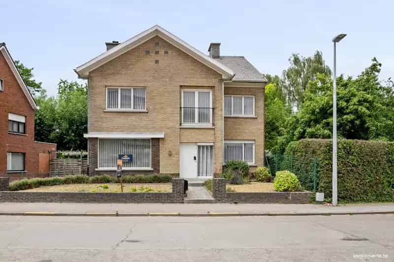 Huis te huur Roeselare 5 slaapkamers garage tuin