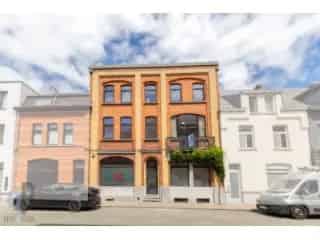 Herenhuis te koop Zottegem 400m² praktijkruimtes tuin