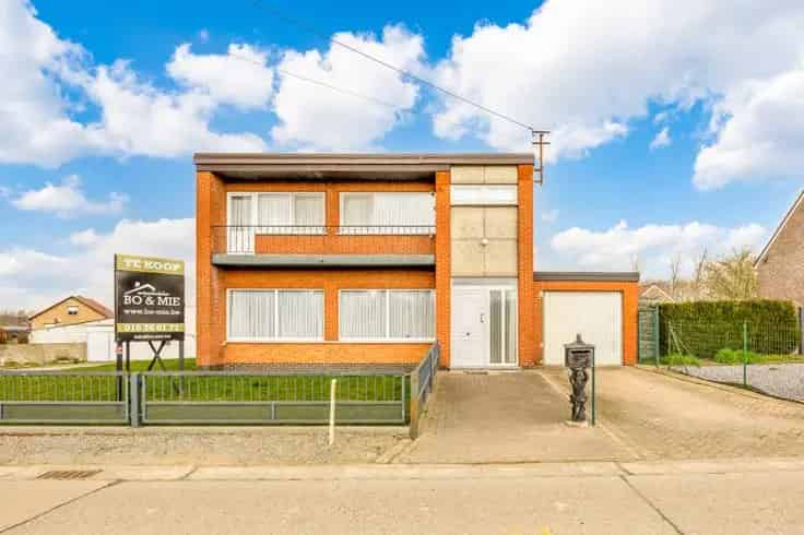 Huis te Koop Ransberg: 4 slaapkamers, bijgebouw, renovatieproject