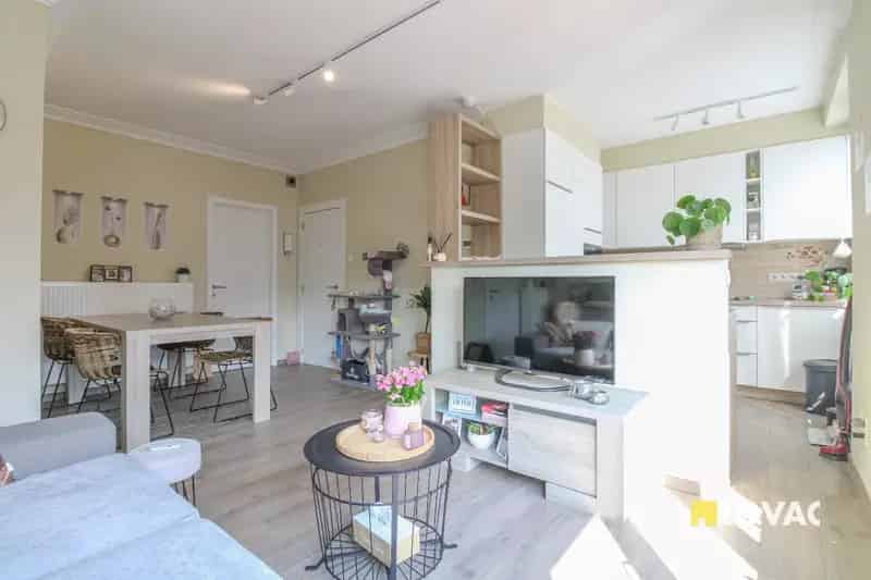 Gemeubeld Appartement te Koop met Garage