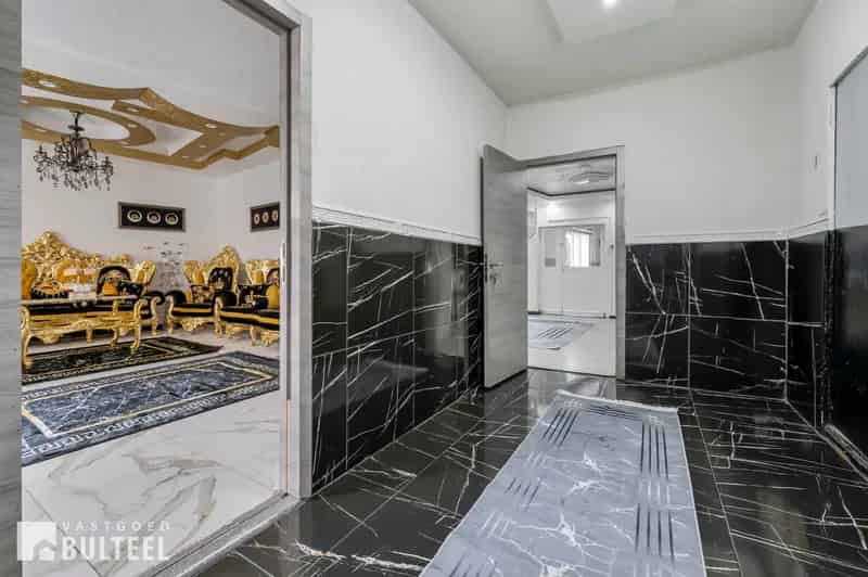 Huis te koop Sint-Niklaas: Ruime woning 275m²
