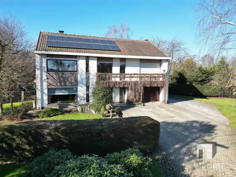 Huis te koop Ruime woning met extra bouwgrond