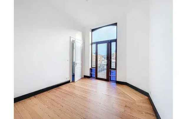 Te Huur: 2 Slaapkamer Appartement 140m² Luik