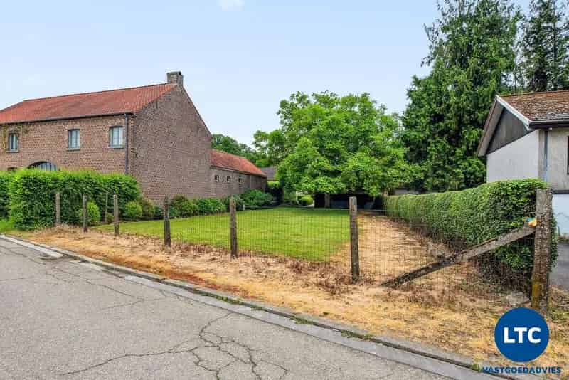 Bouwgrond Meldert Hoegaarden 5a 15ca Halfopen Bebouwing