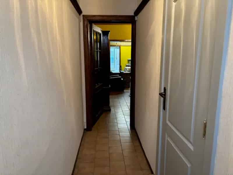 Woning met 4 slaapkamers garage en achteringang te Tienen