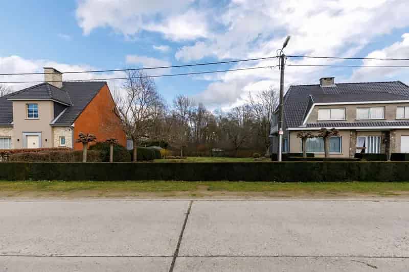 Bouwgrond Olen: 620m² Halfopen Bebouwing