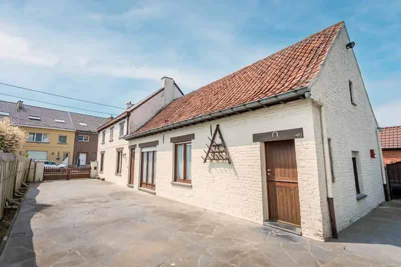 Ruime 4-gevelwoning te huur met 3 slaapkamers en garage