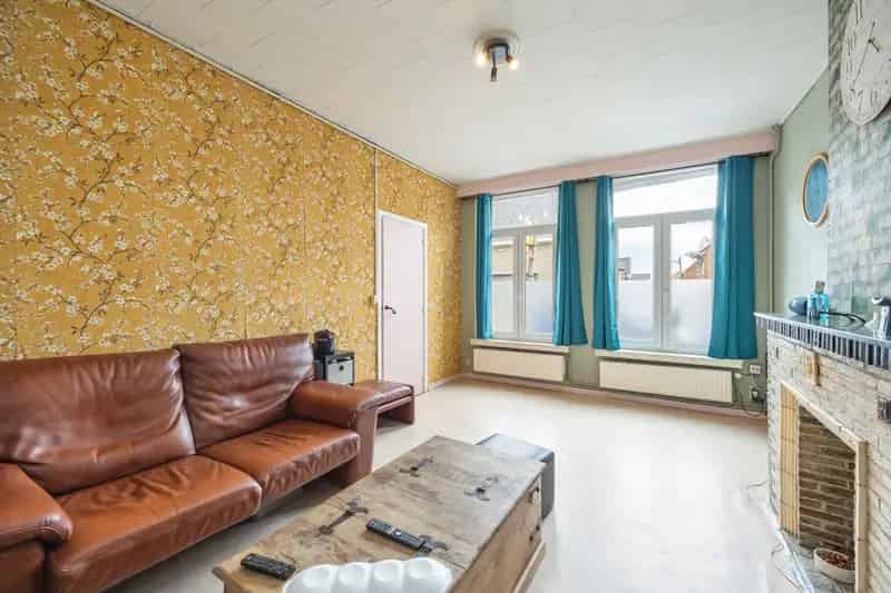 Huis te koop Zandvliet: Woonhuis en handelspand 4 slaapkamers