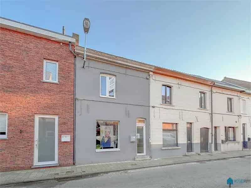 Huis te koop Drongen: 2 3 slaapkamers, te renoveren