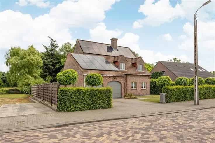 Ruime Villa te Koop 1411m² 3 slaapkamers