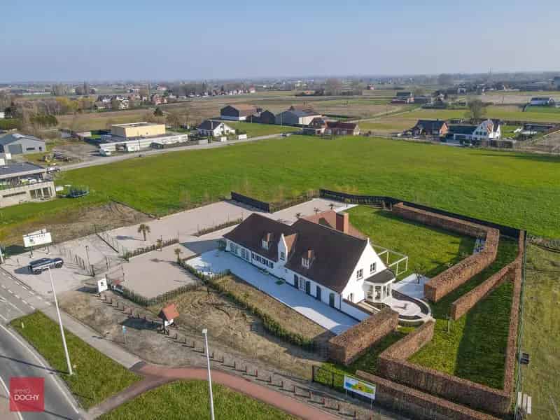 Huis te huur Ruime Villa met Winkelruimte
