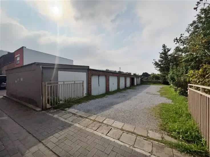 Huis Te Koop Wandre 2 slaapkamers grote garage 11 garages