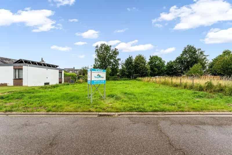 Bouwgrond te Veerle 8A 41CA - Rustig Gelegen Nabij Centrum en E313