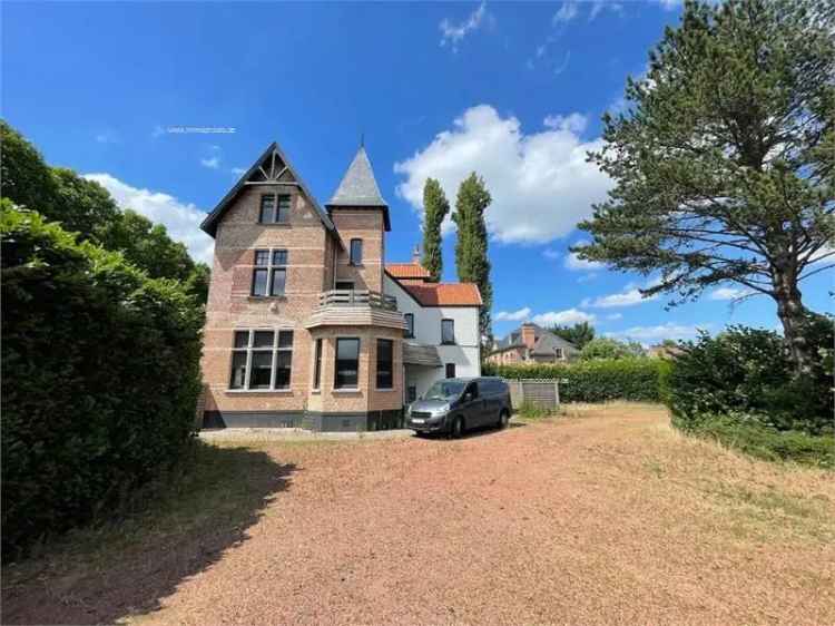 Kantoorruimte te koop Sint-Martens-Latem: Kasteeltje met 1768m²