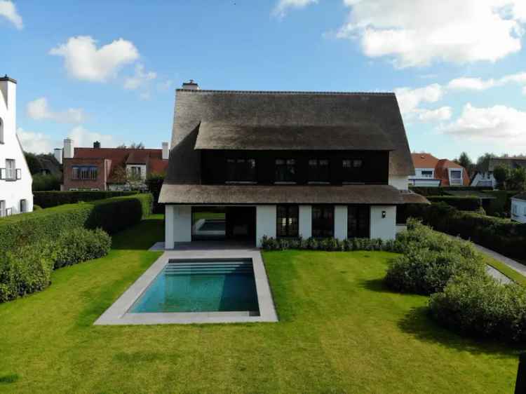 Te koop villa in Het Zoute met zwembad