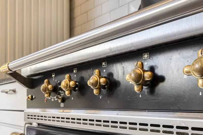 Huis te koop Strombeek-Bever: Ruime 2 gevel woning met tuin