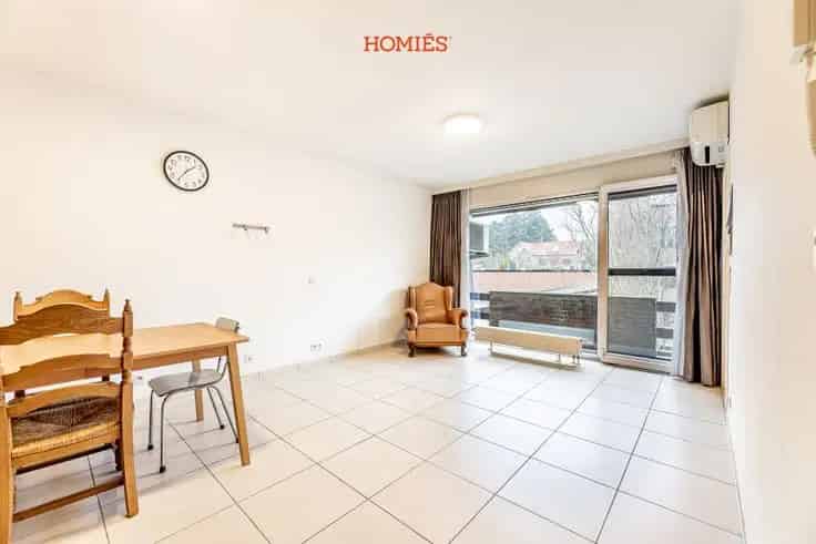 Assistentiewoning te Koop Ruime woning met terras in groene omgeving