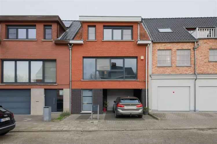 Huis te huur Hove: Gerenoveerde gezinswoning 210m²