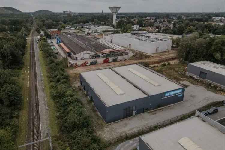 Veelzijdig industriehal van 1.280 m² op een perceel van 33a71ca.