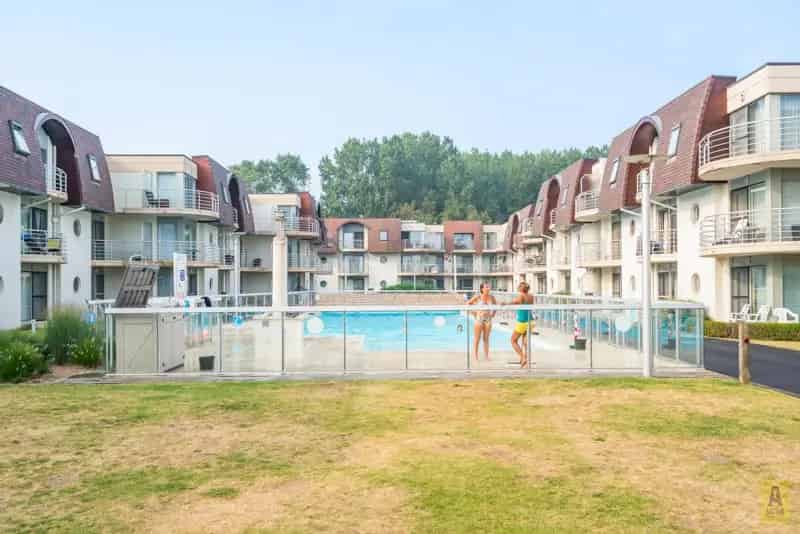 Hoekappartement te koop in Bredene Blutsyde met zwembad