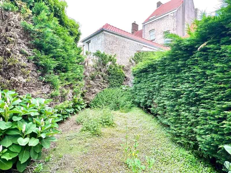 Te renoveren burgerwoning met tuin in centrum Ronse