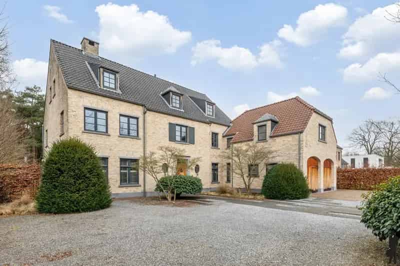 Luxe Villa te Koop Nabij Bos - Zwembad Sauna 6 slaapkamers