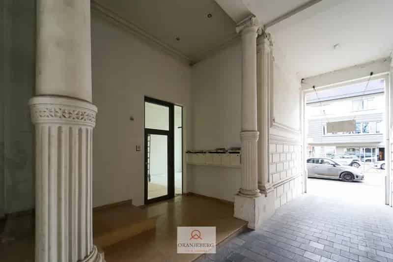 Handelspand met Garage te Huur nabij Gent-Sint-Pieters