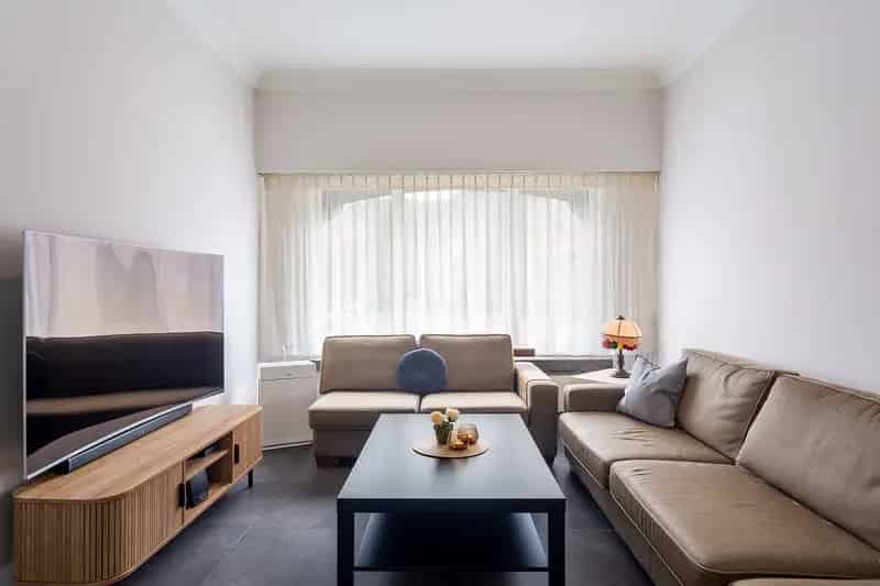 Gerenoveerde gezinswoning 6 slaapkamers 3 badkamers