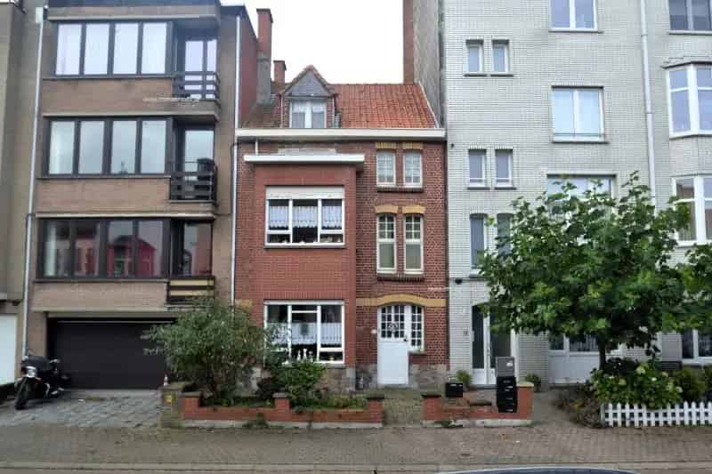 Gezinswoning 6 slaapkamers Oostende Strand Nabij