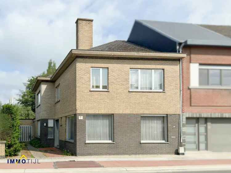 Charmante woning met 3slaapkamers op groot perceel te Aalst!