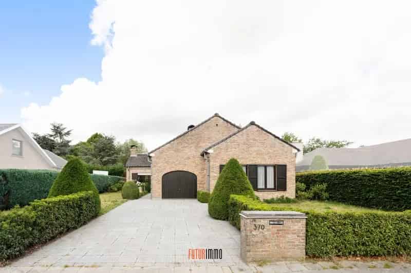 Open Bebouwing Ruime Tuin Garage
