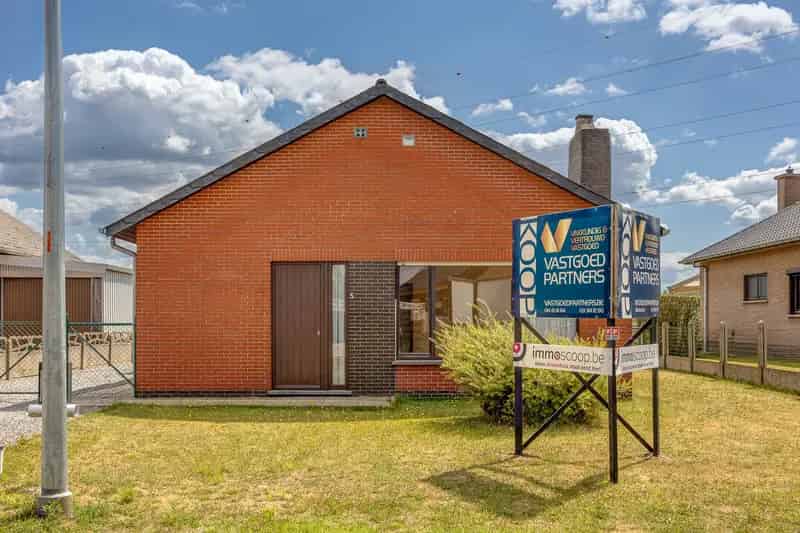 Te Koop: Gelijkvloerse woning 3 slaapkamers ruime tuin
