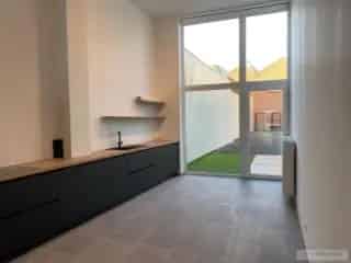 Huis te huur Kortrijk - Ruime woning met zonnepanelen en terras