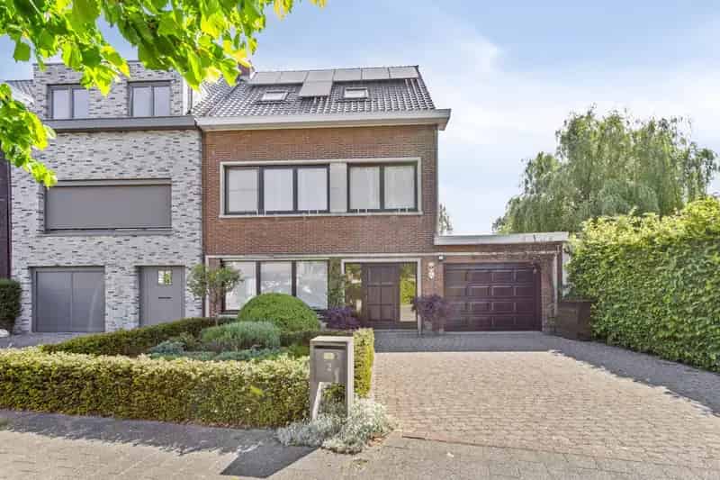 Huis te koop Kontich - 6 slaapkamers - gerenoveerd