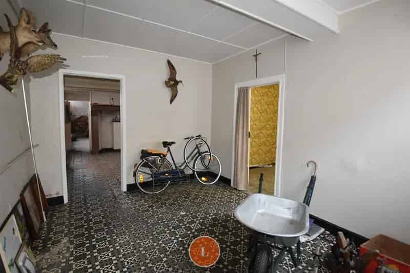 Huis te koop Izegem: Dorpswoning te renoveren