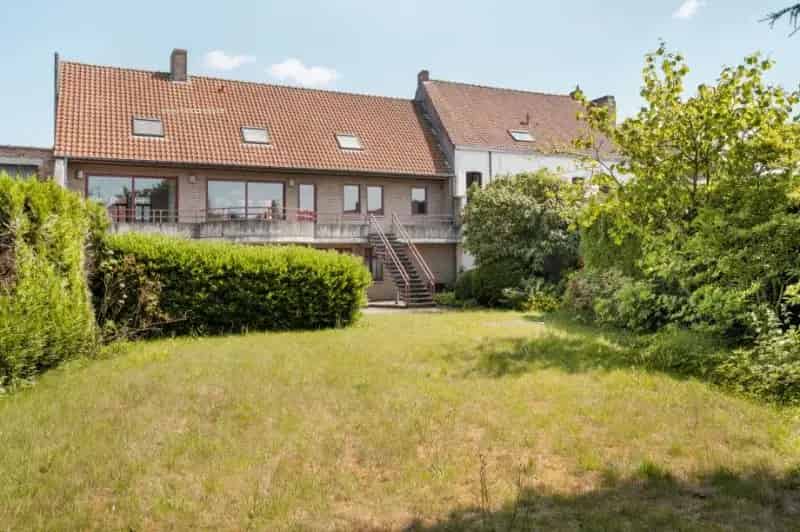 Huis te koop Bavikhove 3 slaapkamers Handelsruimte Appartement