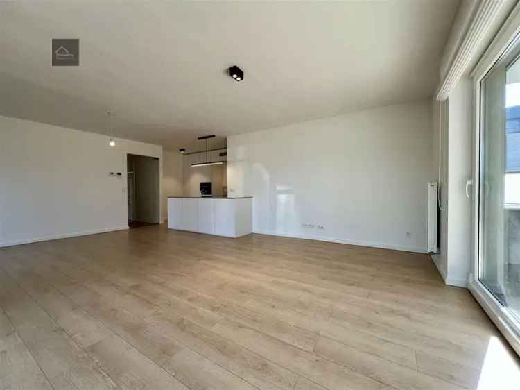 Appartement te huur Aartselaar: Tuin 3 slaapkamers