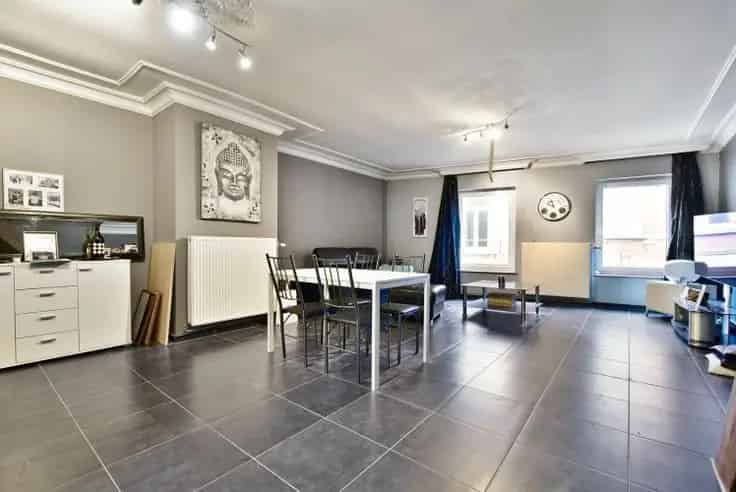 Appartement Te Koop Auvelais - Zelfstandigen - 87m2 + Handelsruimte