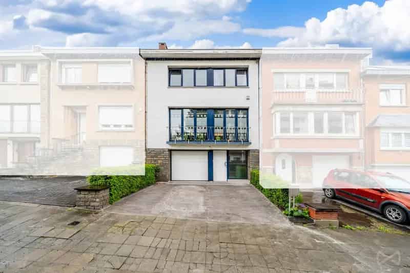 Huis te koop: 4 slaapkamers, garage en tuin
