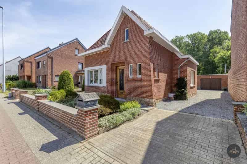 Te renoveren woning met grote tuin en bos