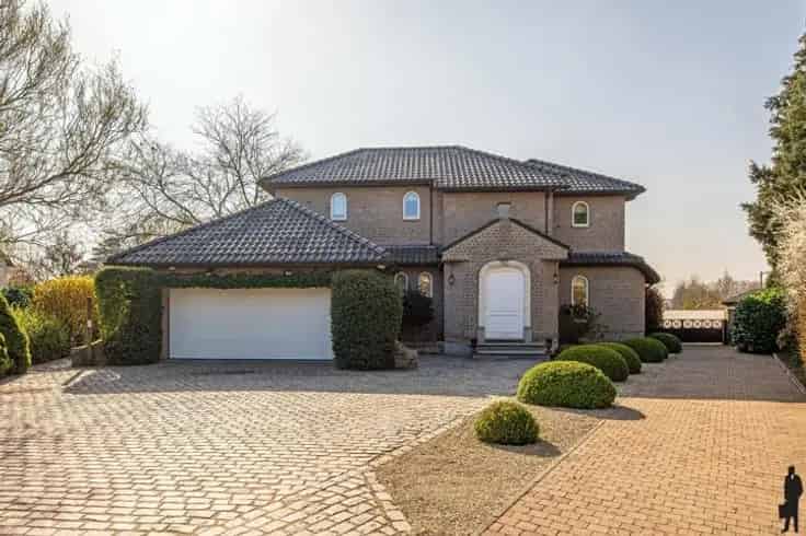 Mediterrane Villa Te Koop 3 slaapkamers Grote Tuin Zwembad