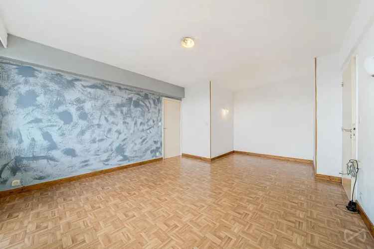 Appartement te Huur 53m² te Renoveren Nabij Openbaar Vervoer