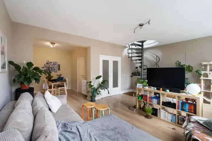 Ixelles - 4 Appartementen Gebouw Terkamerenbos Nabij
