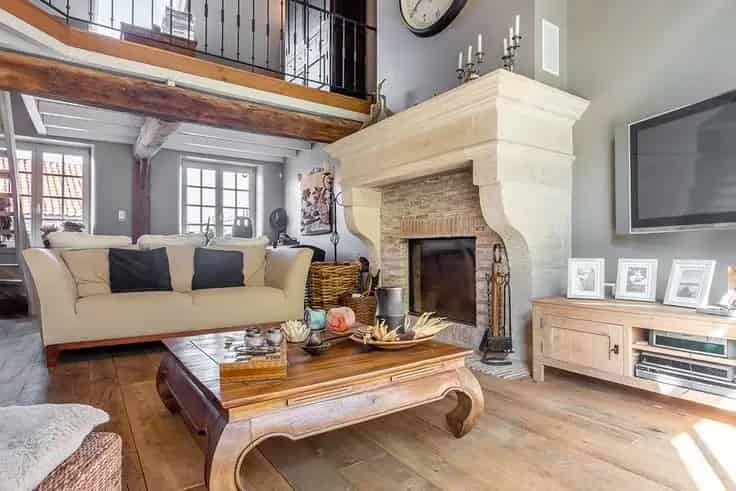 Gerenoveerde Vierkantshoeve met B&B: Rust, Ruimte & Inkomen